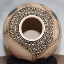 Load image into Gallery viewer, Top view of mata ortiz skull pottery
