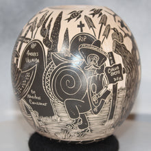 Load image into Gallery viewer, Dancer Mata Ortiz Pottery
