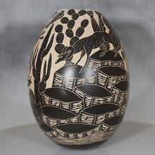 Load image into Gallery viewer, Chihuahua Nature Scene Mata Ortiz PotteryMexican
