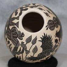 Load image into Gallery viewer, Mata Ortiz Pottery
