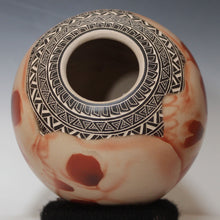 Load image into Gallery viewer, Top view of mata ortiz pottery
