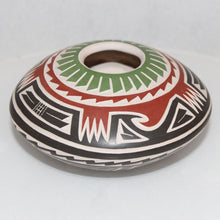 Load image into Gallery viewer, Señor Humberto Piña Mata Ortiz Pottery
