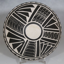 Load image into Gallery viewer, Bottom view of Señor Humberto Piña Mata Ortiz Pottery
