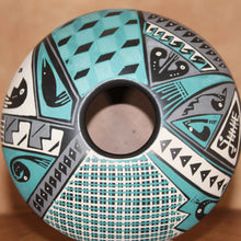 Load image into Gallery viewer, Señora Jocelyn Ortiz - Turquoise Glazing - Mata Ortiz Pottery
