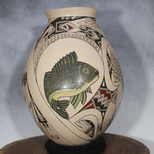 Load image into Gallery viewer, Mata Ortiz Pottery - Señor Manuel Guillen - Eagle &amp; Fish
