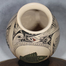 Load image into Gallery viewer, Mata Ortiz Pottery - Señor Manuel Guillen - Eagle &amp; Fish
