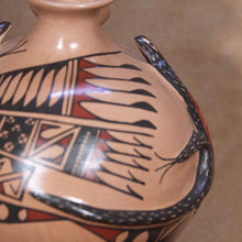 Load image into Gallery viewer, Señor Manuel Mora - Calm Lizards Wedding Vase - Mata Ortiz Pottery
