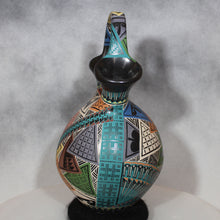 Load image into Gallery viewer, Side view Memo and Aracely Wedding Vase Mata Ortiz Pottery
