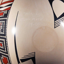 Load image into Gallery viewer, Nena Lo Juan - Ancestral Patterns - Mata Ortiz Pottery
