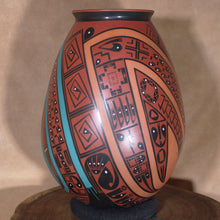 Load image into Gallery viewer, Mata Ortiz Pottery - Señor Oscar G. Quezada - Large w/ Bold Colors
