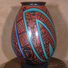 Load image into Gallery viewer, Mata Ortiz Pottery - Señor Oscar G. Quezada - Large w/ Bold Colors

