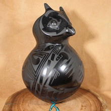 Load image into Gallery viewer, Copy of Señor Oscar G. Quezada - Black Ceramic Owl Figure - Mata Ortiz Pottery
