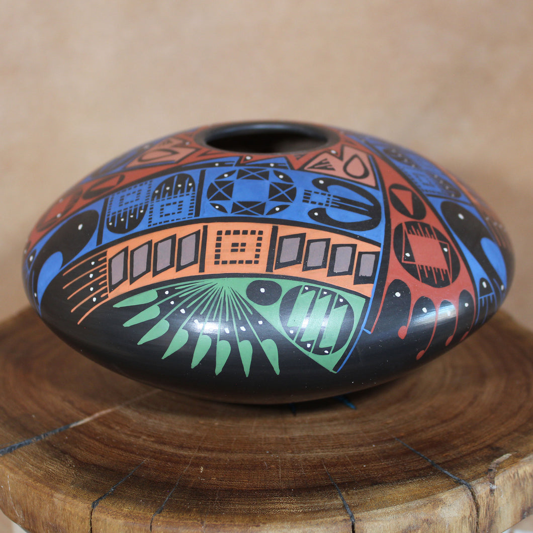 Mata Ortiz Pottery - Señor Oscar G. Quezada - Southwest Low Profile