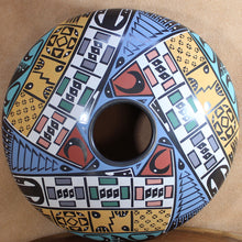 Load image into Gallery viewer, Mata Ortiz Pottery - Señor Oscar G. Quezada - Festive Low Profile
