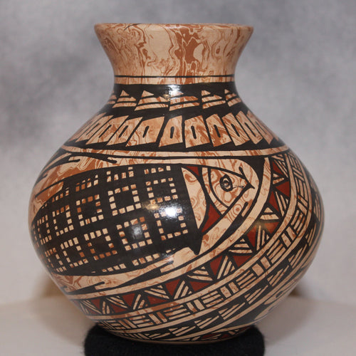 Mata Ortiz Pottery Swirling Clay
