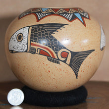 Load image into Gallery viewer, Señor Roberto Bañuelos - Esteemed Senor Artist - Mata Ortiz Pottery
