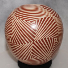 Load image into Gallery viewer, Mata Ortiz Pottery Intense Geometric Patterns
