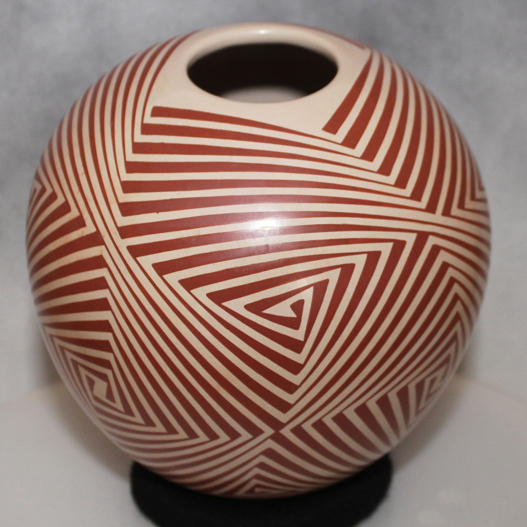 Mata Ortiz Pottery Intense Geometric Patterns
