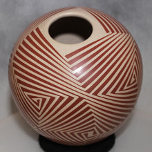 Load image into Gallery viewer, Mata Ortiz Pottery Geometric Folk Art
