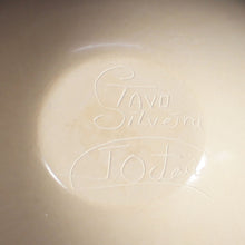 Load image into Gallery viewer, Mata Ortiz Pottery - Señor Tavo Silveira - Chihuahua Cream Glaze
