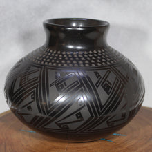 Load image into Gallery viewer, Mata Ortiz Pottery - Ms. Tomasa Mora - Traditional Black Design

