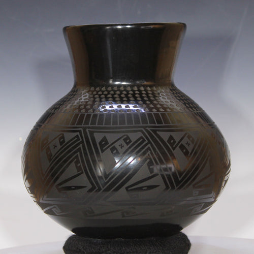Mirror Black Pottery Mata Ortiz Tradition