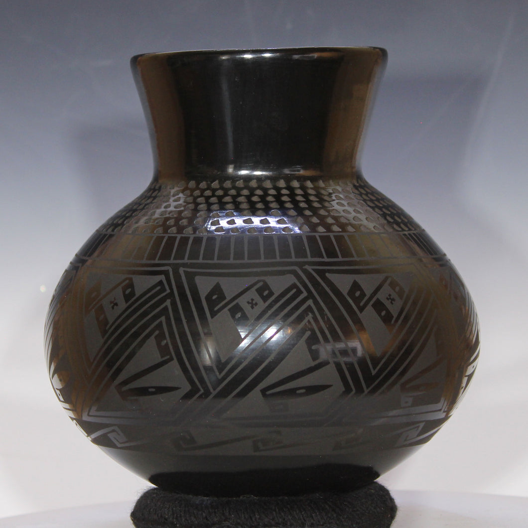Mirror Black Pottery Mata Ortiz Tradition