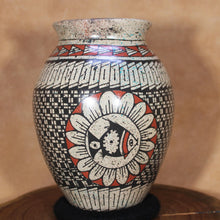 Load image into Gallery viewer, Fishes in Flowers - Spray Pattern Glaze - Mata Ortiz Pottery
