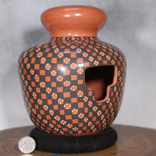 Load image into Gallery viewer, Mata Ortiz Pottery - Checkerboard Pattern - Señor Yoly Ledezma
