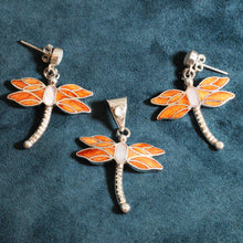 Load image into Gallery viewer, Earrings &amp; Pendant Dragonfly Set - Spiny Oyster Shell - Urin Huanca
