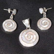 Load image into Gallery viewer, Pendant &amp; Earrings Earth Mother - Mother of Pearl - Urin Huanca
