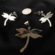 Load image into Gallery viewer, Dragonfly Pendant &amp; Earrings - Spiny Oyster &amp; Golden Nacre Shell - Urin Huanca
