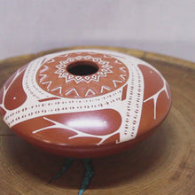 Load and play video in Gallery viewer, Mata Ortiz Pottery - Burnt Brown &amp; White Lace - Low Profile
