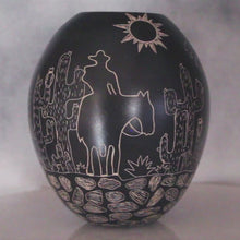 Load and play video in Gallery viewer, Video of Derek Quezada Mata Ortiz Pottery
