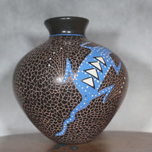 Load and play video in Gallery viewer, Mata Ortiz Pottery - Ms. Dalila Lucero - Blue Lizard White Triangles
