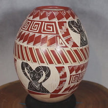 Load and play video in Gallery viewer, Señor Jonathon Villa - Etched Rams - Mata Ortiz Pottery
