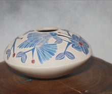 Load and play video in Gallery viewer, Mata Ortiz Pottery - Married Team of Artists - Vibrant Blue Hummingbirds
