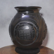 Load and play video in Gallery viewer, Señor Eli Ortiz - Paquime Feathers - Mata Ortiz Pottery
