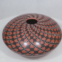 Load and play video in Gallery viewer, Video Mata Ortiz Pottery Petite Checkered Pot
