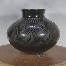 Load and play video in Gallery viewer, Black Mata Ortiz Pottery - Ms. Tomasa Mora - Ancient Paquime Design
