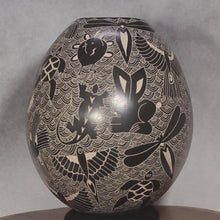 Load and play video in Gallery viewer, Mata Ortiz Pottery - Artists Alex Ortega and Vivi Silveira - Multitude Wildlife
