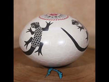 Load and play video in Gallery viewer, Señor Oscar Ramirez - Four Lizards - Mata Ortiz Pottery
