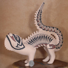 Load image into Gallery viewer, Señor Tomas Quintana - Iguana &amp; Rattlesnake - Mexican Mata Ortiz Pottery
