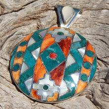 Load image into Gallery viewer, Peruvian Shield Pendant - Urin Huanca.
