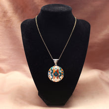 Load image into Gallery viewer, Peruvian Shield Pendant - Urin Huanca.
